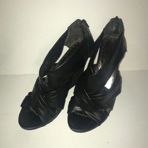 Black wedge heel